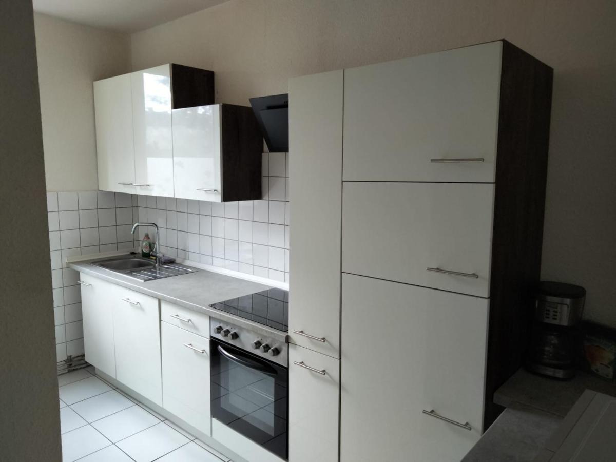 Modernes Apartment Mit 2 Schlafzimmern Und Privatparkplatz Nahe Innenstadt Neumünster Extérieur photo