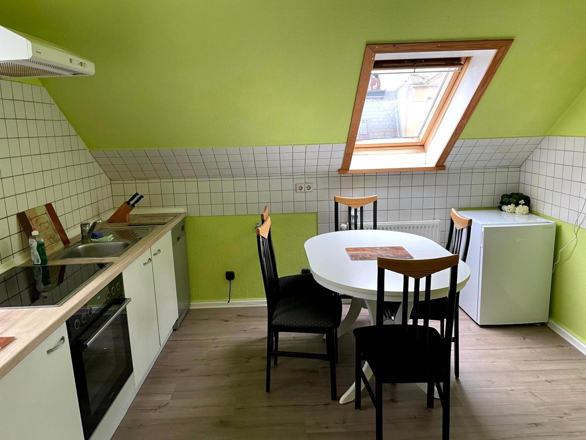 Modernes Apartment Mit 2 Schlafzimmern Und Privatparkplatz Nahe Innenstadt Neumünster Extérieur photo