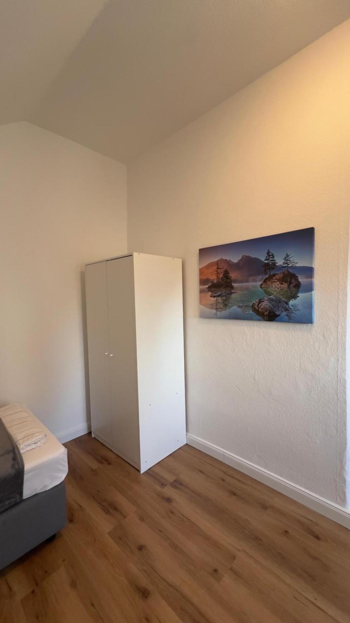 Modernes Apartment Mit 2 Schlafzimmern Und Privatparkplatz Nahe Innenstadt Neumünster Extérieur photo